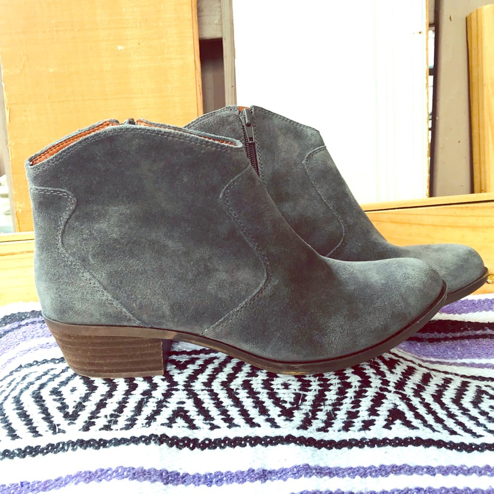 Lucky Brand boots size9
